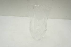lot 482 image: Block Tulip Crystal Vase 8 tall