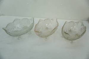lot 501 image: 3ct Vintage Jeannette Glass Lombardi footed console bowls. 1950s1960s