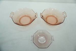 lot 522 image: 1930s Pink Depression Glass Serving Bowls 3ct