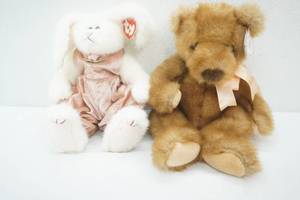 lot 528 image: Collectible TY Beanie Babies