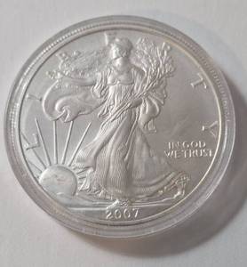 lot 68 image: 2007  Silver American Eagle in Blue Velvet Box