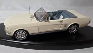 lot 2 image: 1966 Mustang Danbury Mint in original Styrofoam container - 124 Diecast