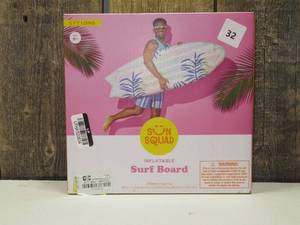 lot 32 image: Sun Squad Inflatable 5Ft Surfboard shape float