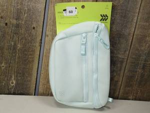 lot 60 image: ALL IN MOTION PREMIUM BELT BAG - Mint