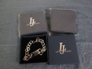 lot 106 image: 3 Lunvky Jewelry best man wristlets...