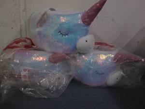 lot 122 image: 3 Sparkely Unicorn Easter baskets...
