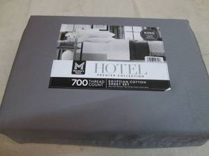 lot 23 image: 700 thread count Egyptian cotton sh...