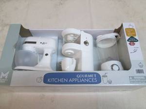 lot 60 image: Kids gourmet kitchen appliance toy ...
