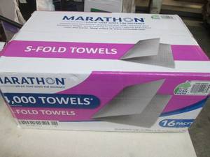 lot 71 image: Marathon 4000 S Fold towels...