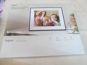 lot 72 image: Aspen 11.8 Digital photo display...