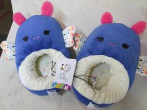 lot 100 image: Size 4-5 Squashmallows slippers...