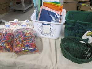 lot 175 image: Paper spritz, baskets and gift bags...