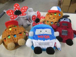 lot 180 image: 6 Bum Bumz stuffed animals...