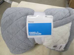 lot 183 image: 50 x 80 Throw...