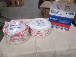 lot 195 image: 8 18 Count Dixie ultra plates...