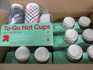 lot 212 image: 6 8 Packs of hot cold cups with lid...