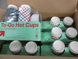 lot 213 image: 6 8 Packs of hot cold cups with lid...