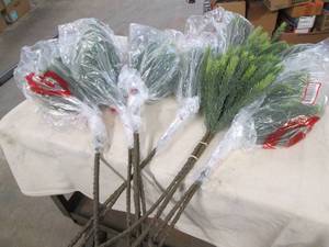 lot 217 image: 6 Artificial pine boughs...