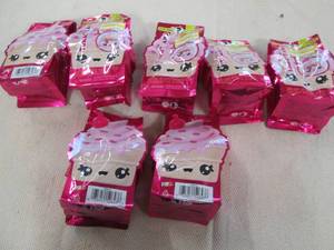 lot 225 image: 7 Yummieland body scent kits...