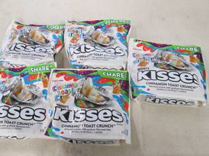 lot 227 image: 5 Bags of cinnamon toast crunch kis...