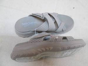 lot 238 image: Size 6 Sketchers sandals...