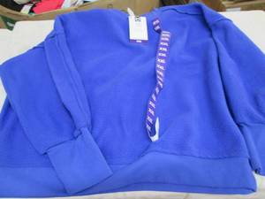 lot 240 image: XXL Cozy crew...