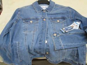 lot 253 image: Seven 7 L denim jacket...