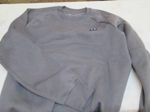 lot 275 image: Under Armour L Sweatshirt...