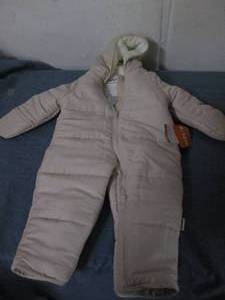 lot 153 image: Carters 9-12 m snowsuit...