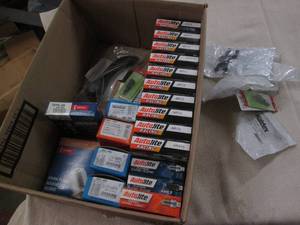 lot 302 image: Value lot of assorted sparkplugs...