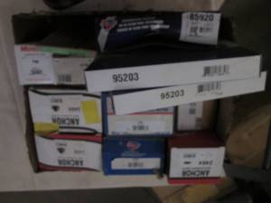 lot 303 image: Value lot of assorted auto parts...