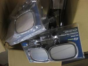 lot 311 image: 3 Pairs of car mirrors...