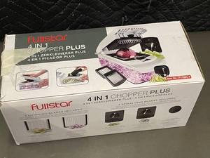 lot 35 image: Mil - Fullstar 4-In-1 Chopper Plus TF1096-C-8 - 2 Chopping Blades & 2 Spiralizing Blades
