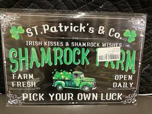 lot 88 image: box c - St. Patricks & Co. Shamrock Farm Sign - Open Daily