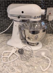 lot 20 image: K - KitchenAid Ultra Power Stand Mixer 300W - White with 3 Attachments