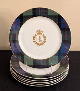 lot 25 image: K - Ralph Lauren Knockhill Tartan Dinner Plates