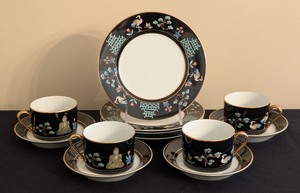 lot 34 image: K - Fitz & Floyd Chinoiserie Luncheon Set  Tea Set