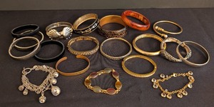 lot 78 image: K - Bracelets - Assorted Womens Fashion (Lot of 19)