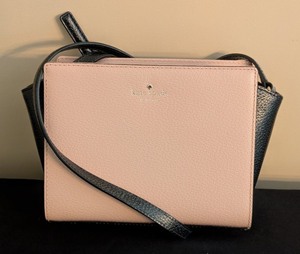 lot 104 image: LR - Kate Spade New York Grand Crossbody Leather Purse - Pink & Black