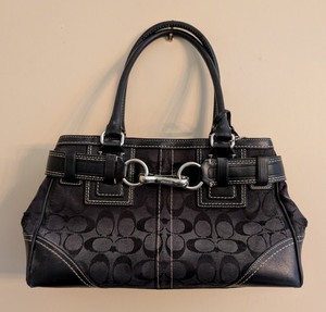 lot 105 image: LR - Coach Hampton Signature Carryall Satchel Canvas Handbag - Monogram Pattern