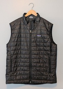 lot 177 image: B2 - Patagonia Mens Puffer Vest - Large