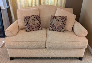 lot 219 image: LR - Rowe Furniture Loveseat - Beige Upholstery