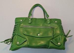lot 225 image: B2 - Barneys New York Green Leather Tote