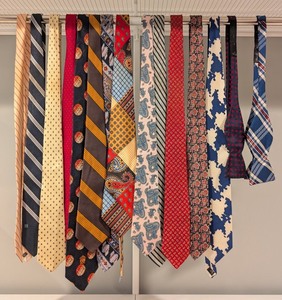 lot 230 image: MB - Vintage designer neckwear 13 ties, 2 bowties (Lot of 15)
