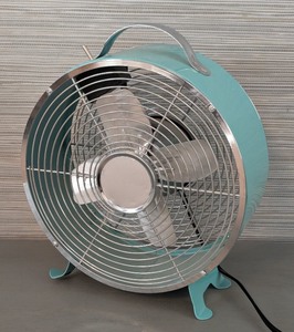 lot 233 image: MB - FE-20 Electric Fan - 120V 25W, 11 in H x 10 in W Teal Vintage Desk Fan