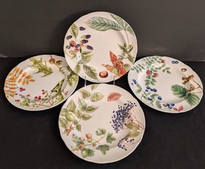 lot 288 image: Spode Woodland Harvest 9in Plates - Williams-Sonoma Exclusive (Lot of 4) Made in England