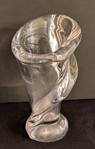 lot 290A image: Vintage Vannes Le Chatel French Crystal Vase