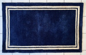 lot 53H image: Pottery Barn Kids Harper Rug Navy & White 3x5
