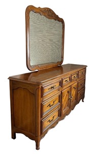 lot 91H image: MBR - Vintage Dixie French Provincial Style Dresser with Mirror