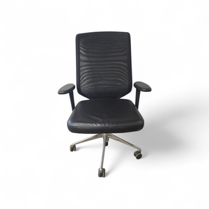 lot 208 image: Vitra Meda Pro Office Chair Retails New for.$1200
